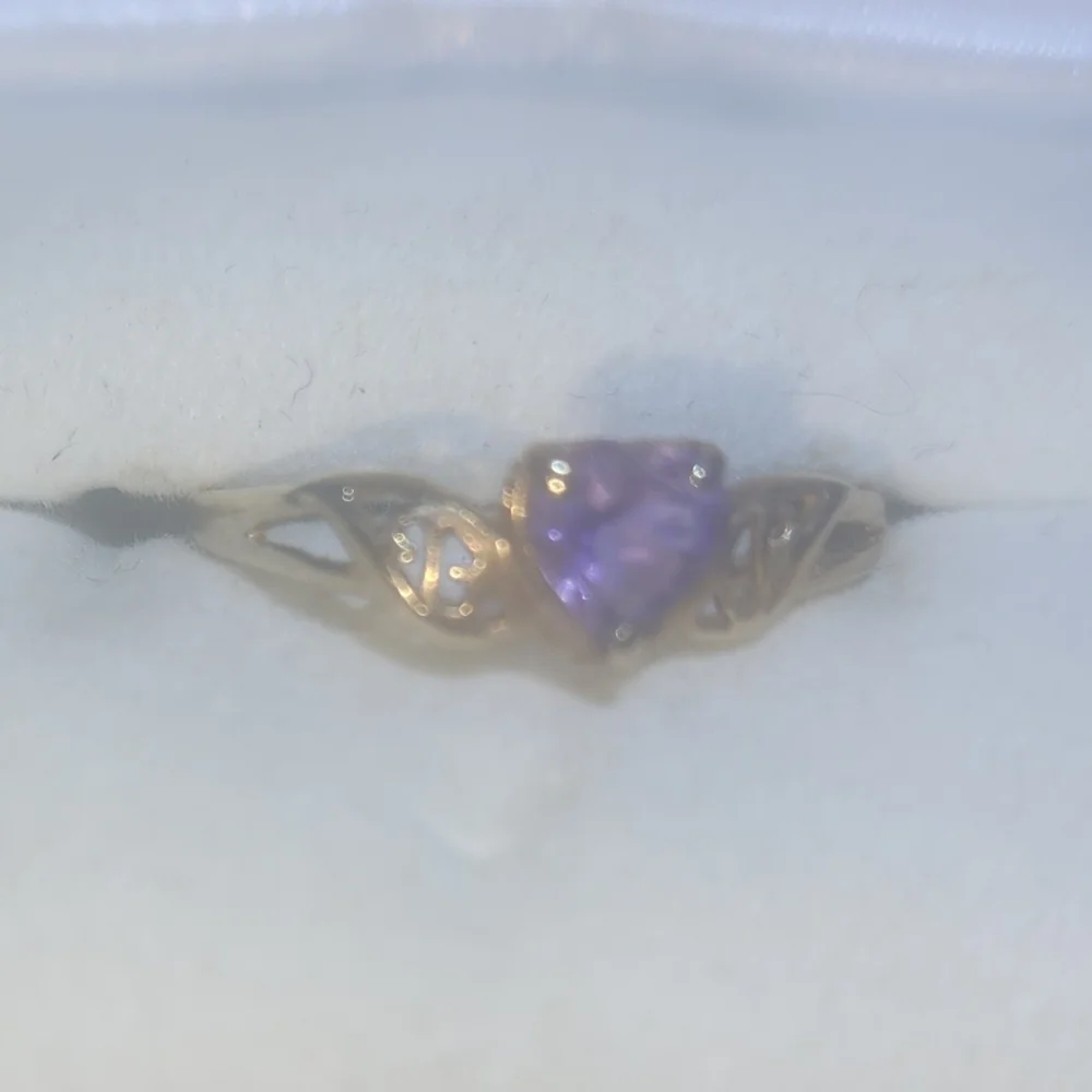 10kt Gold Heart Ring with Amethyst - Picture 15 of 15
